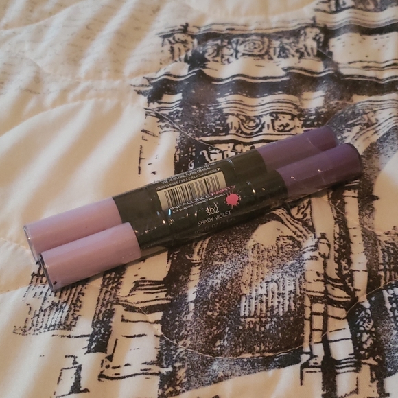 (2) Eyeshadow 302 Shady Violet - Picture 3 of 4